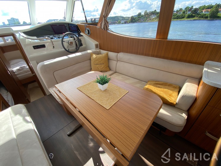 Greenline 33 - Yacht Charter Sailica