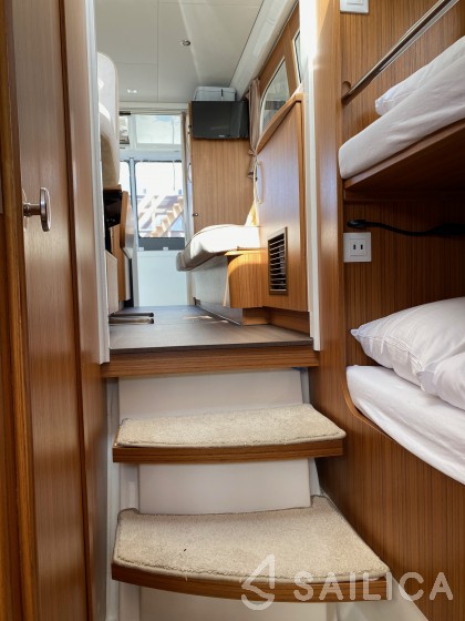 Greenline 33 - Yacht Charter Sailica