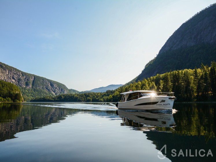 Greenline 33 - Yacht Charter Sailica