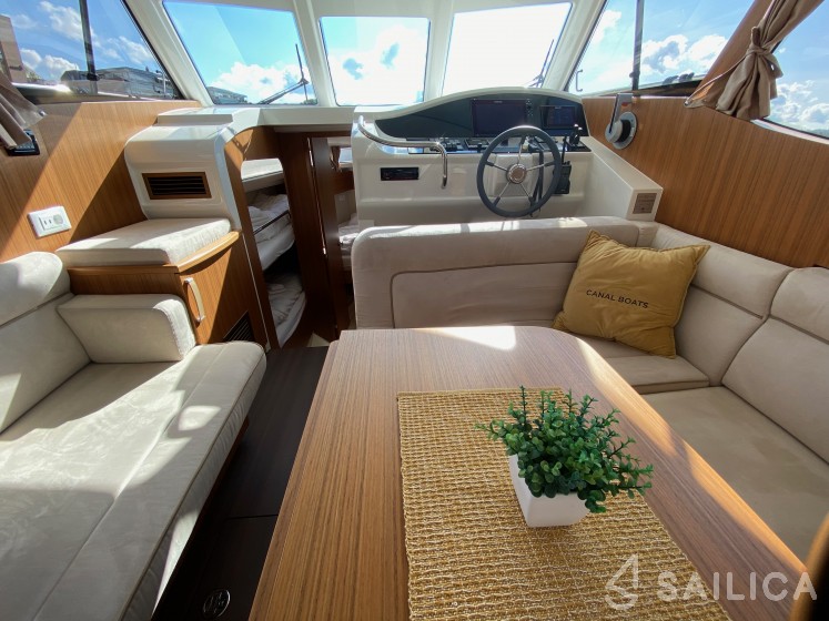 Greenline 33 - Yacht Charter Sailica