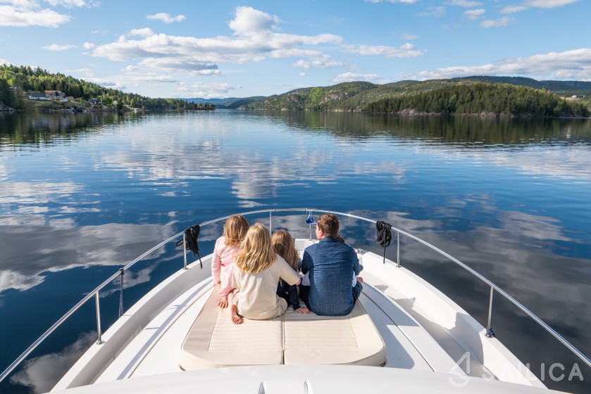 Greenline 33 - Yacht Charter Sailica