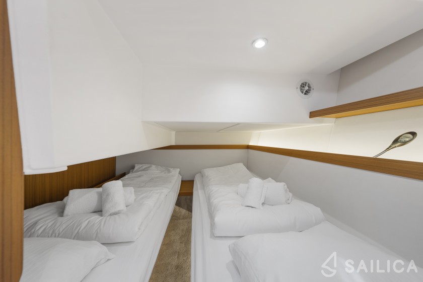 Greenline 39 - Yacht Charter Sailica