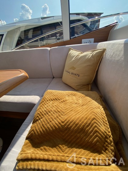 Greenline 39 - Yacht Charter Sailica
