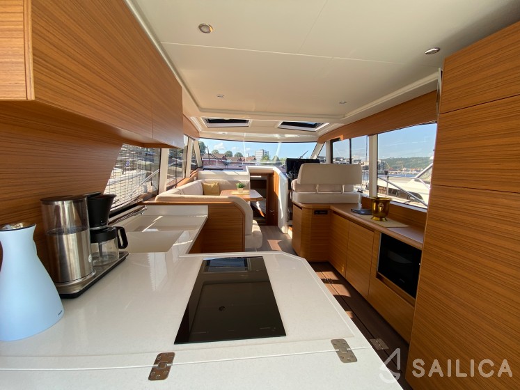 Greenline 39 - Yacht Charter Sailica