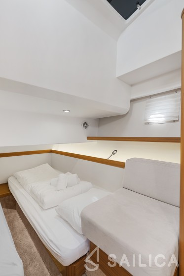 Greenline 39 - Yacht Charter Sailica