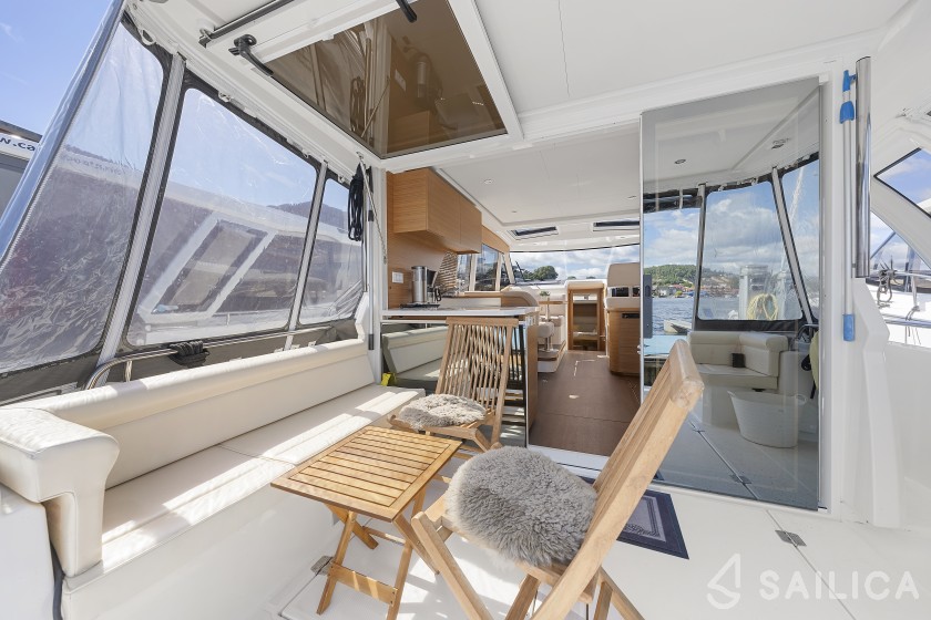 Greenline 39 - Yacht Charter Sailica