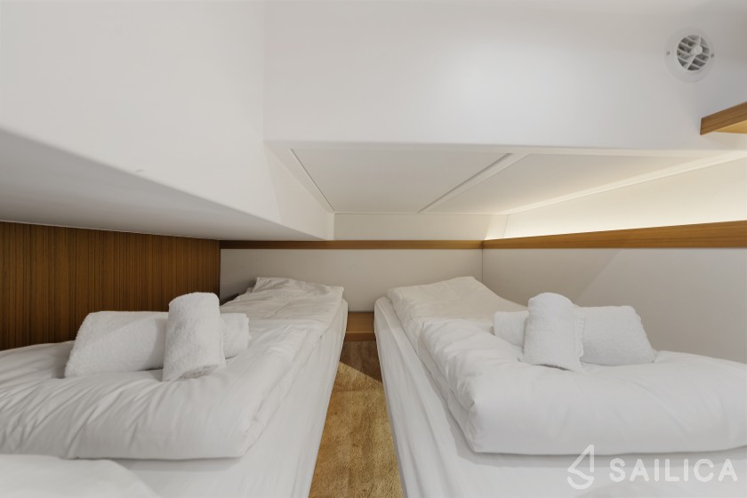 Greenline 39 - Yacht Charter Sailica