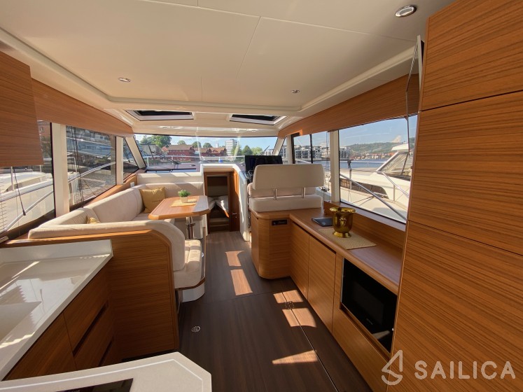 Greenline 39 - Yacht Charter Sailica