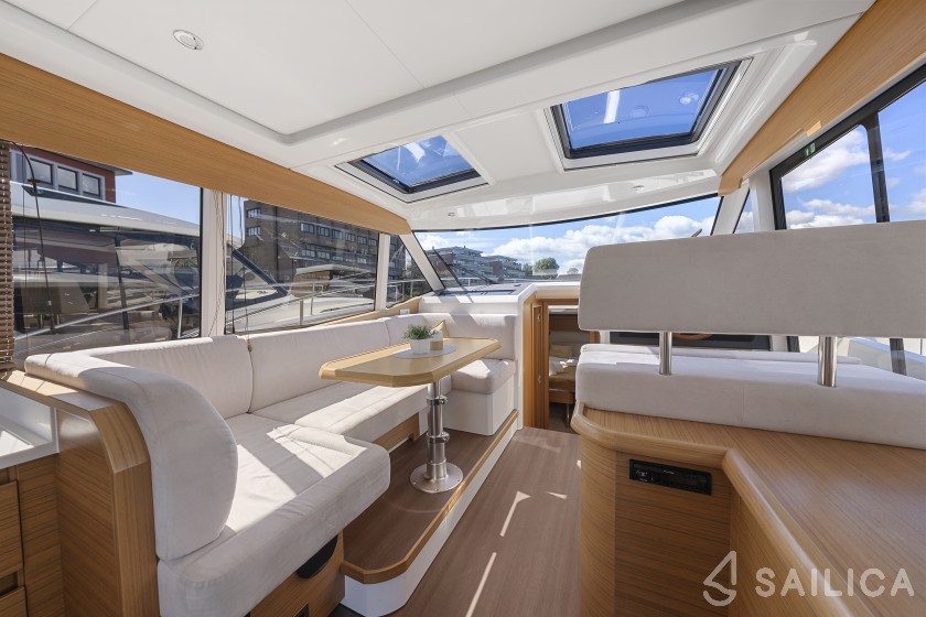 Greenline 39 - Yacht Charter Sailica