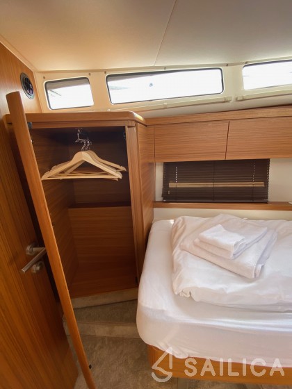 Greenline 39 - Yacht Charter Sailica