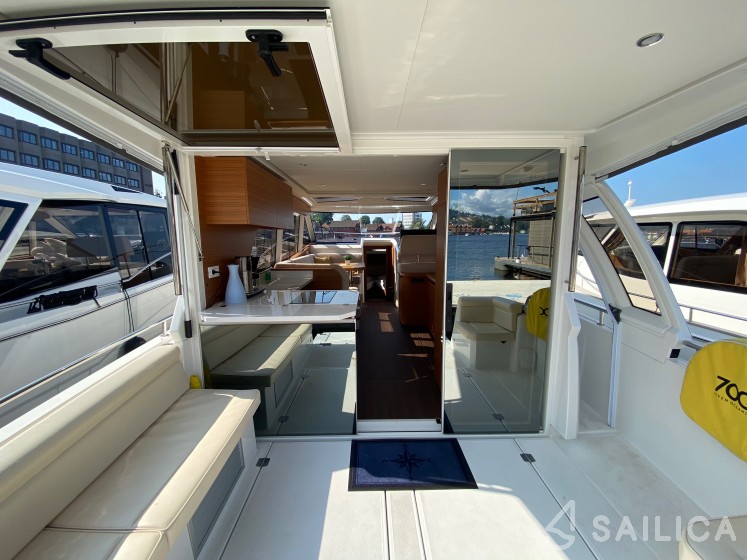 Greenline 39 - Yacht Charter Sailica
