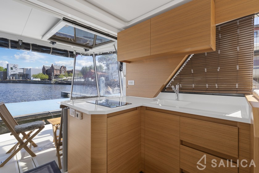 Greenline 39 - Yacht Charter Sailica