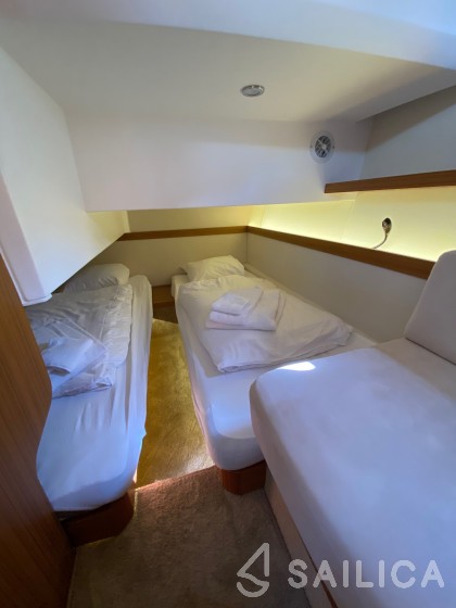Greenline 39 - Yacht Charter Sailica
