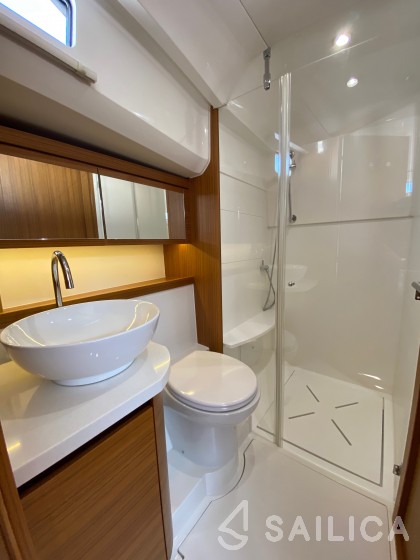 Greenline 39 - Yacht Charter Sailica