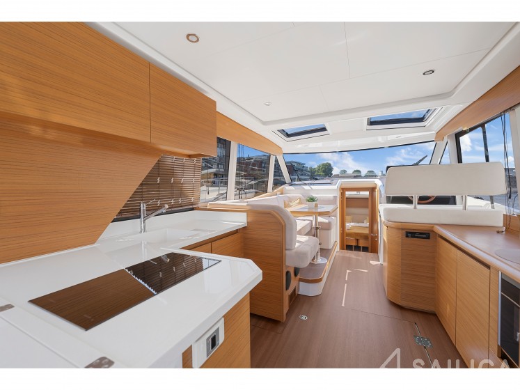 Greenline 39 - Yacht Charter Sailica