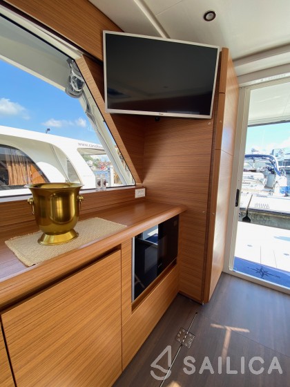 Greenline 39 - Yacht Charter Sailica