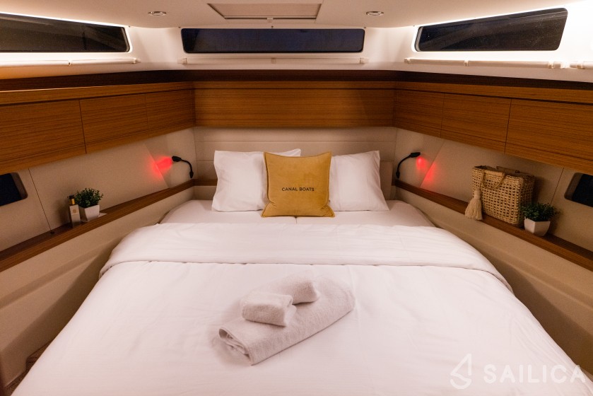 Greenline 39 - Yacht Charter Sailica