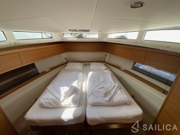 Greenline 39 - Yacht Charter Sailica