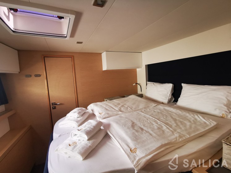 Saona 47 - Yacht Charter Sailica