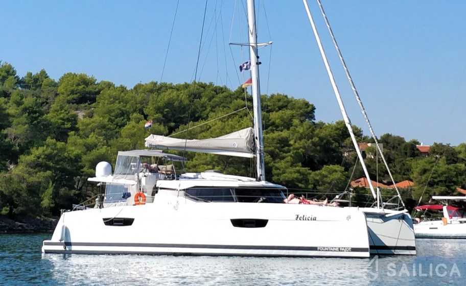 Saona 47 - Yacht Charter Sailica