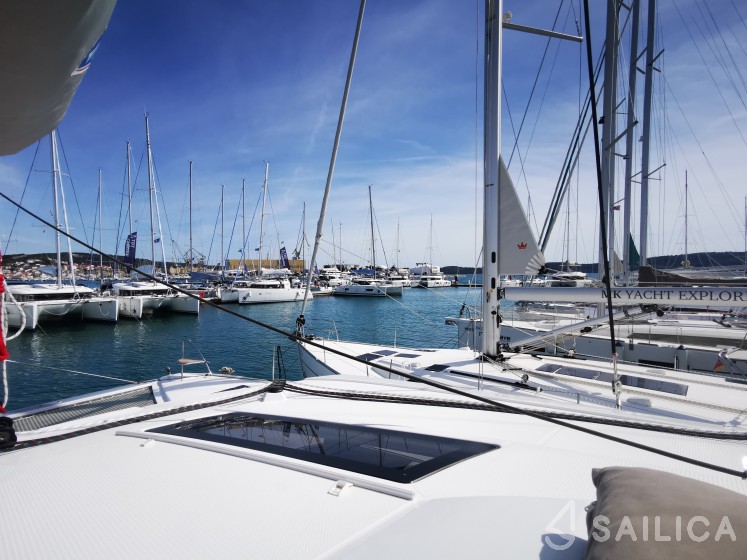 Saona 47 - Yacht Charter Sailica