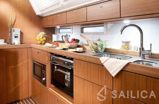 Bavaria 46 Cruiser - Yacht Charter Sailica