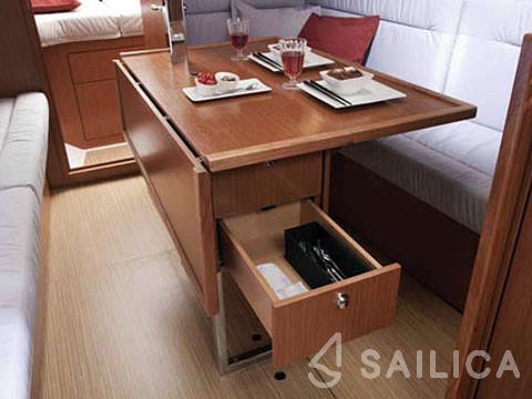 Bavaria 32 Cruiser - Yacht Charter Sailica