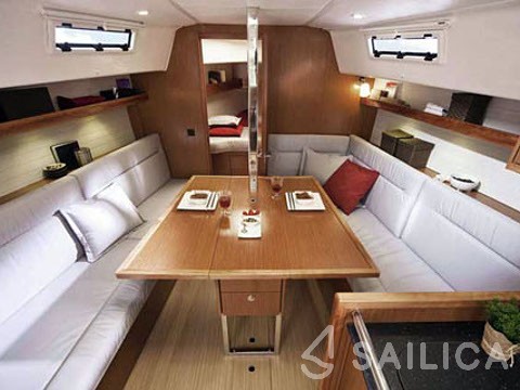 Bavaria 32 Cruiser - Yacht Charter Sailica