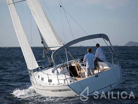 Bavaria 32 Cruiser - Yacht Charter Sailica