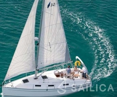 Bavaria 32 Cruiser - Yacht Charter Sailica