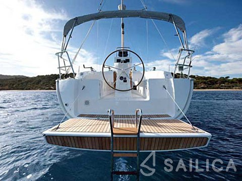 Bavaria 32 Cruiser - Yacht Charter Sailica