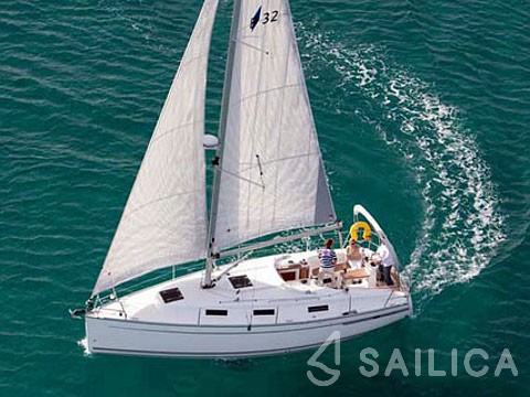 Bavaria 32 Cruiser - Yacht Charter Sailica