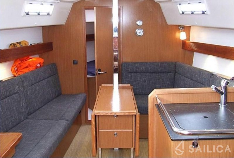Bavaria 32 Cruiser - Yacht Charter Sailica
