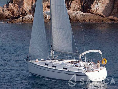 Bavaria 32 Cruiser - Yacht Charter Sailica