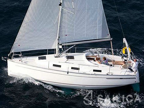 Bavaria 32 Cruiser - Yacht Charter Sailica