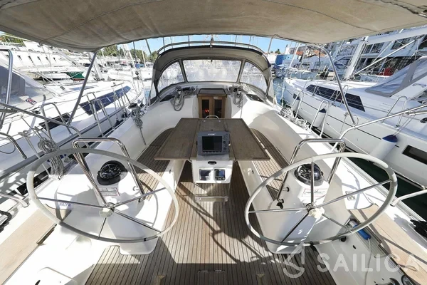 Bavaria 40 Cruiser - Yacht Charter Sailica