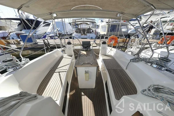 Bavaria 40 Cruiser - Yacht Charter Sailica