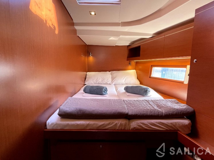 Oceanis 51.1 - Yacht Charter Sailica