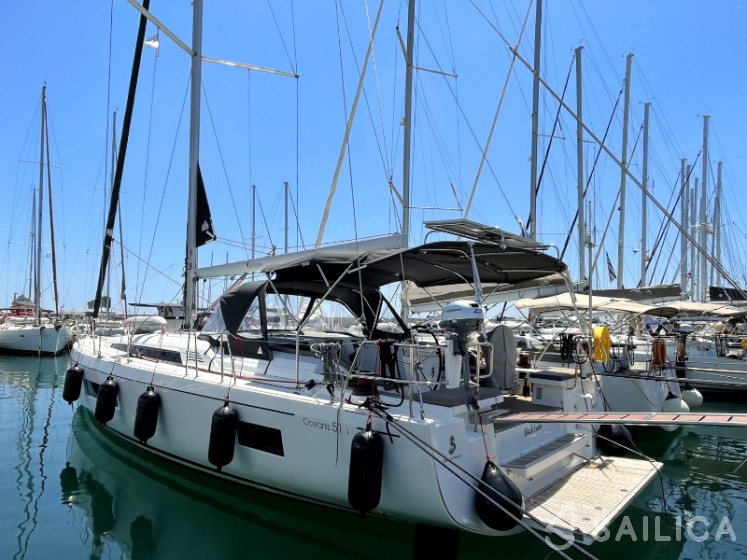Oceanis 51.1 - Yacht Charter Sailica