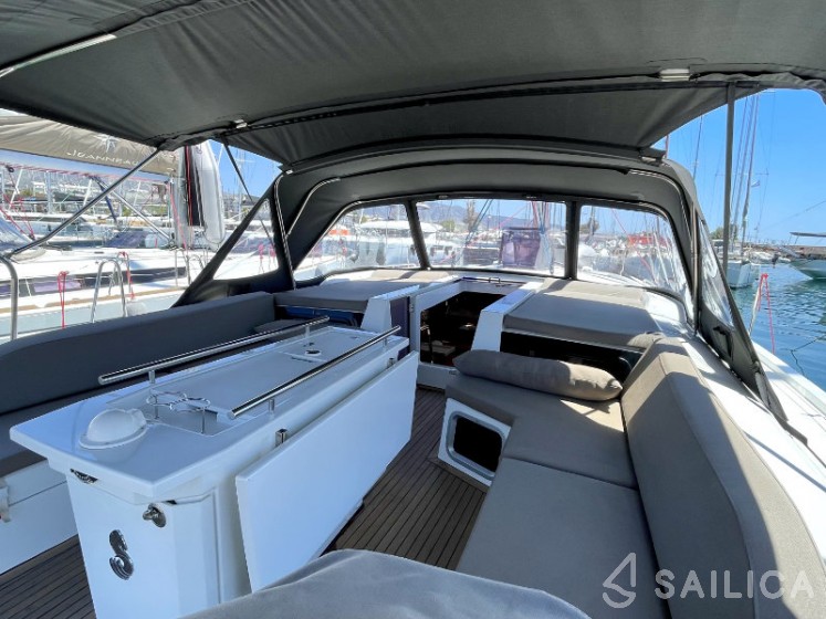 Oceanis 51.1 - Yacht Charter Sailica
