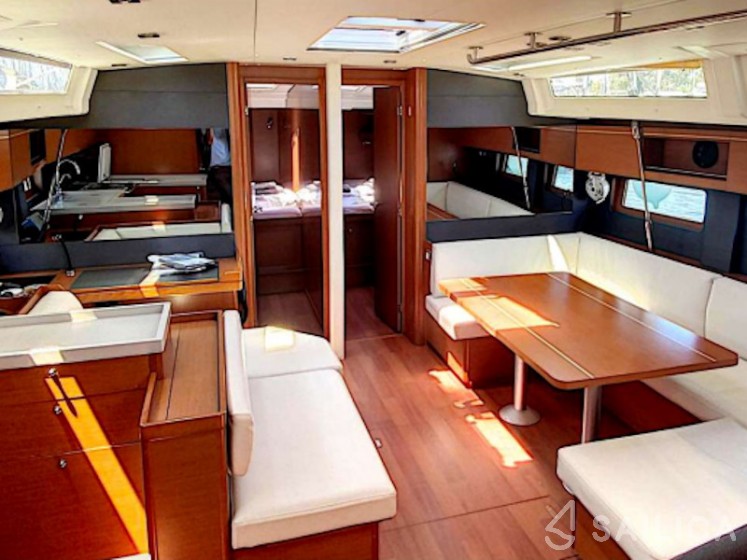 Oceanis 51.1 - Yacht Charter Sailica