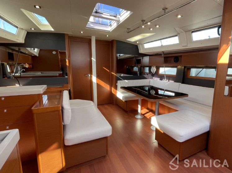 Oceanis 51.1 - Yacht Charter Sailica
