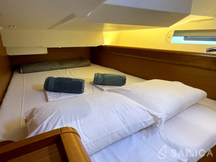 Sun Odyssey 449 - Yacht Charter Sailica
