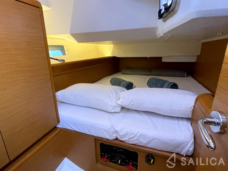 Sun Odyssey 449 - Yacht Charter Sailica