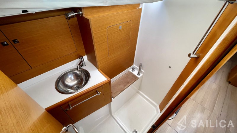 Sun Odyssey 449 - Yacht Charter Sailica