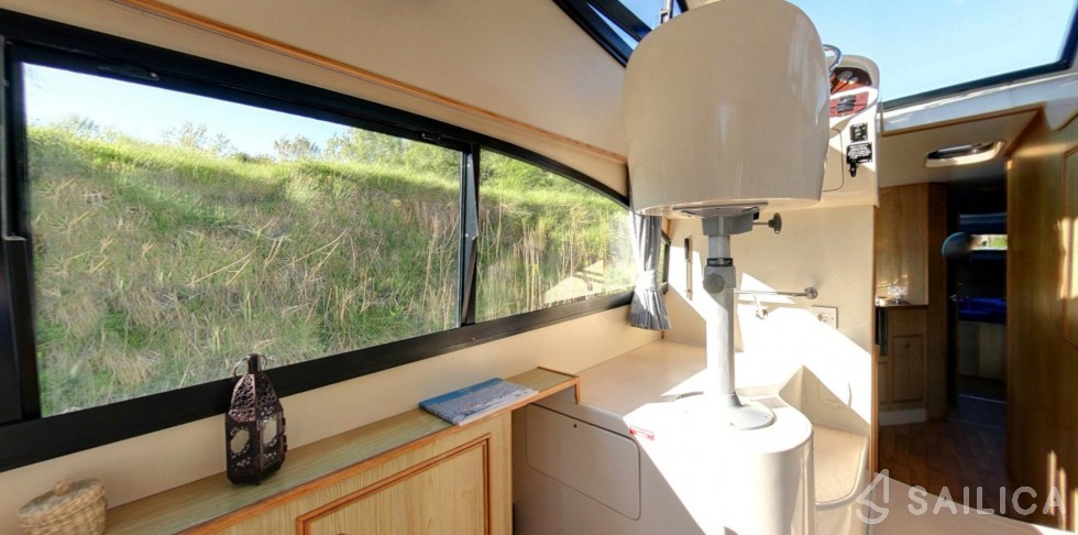 Le Boat Caprice - Yacht Charter Sailica