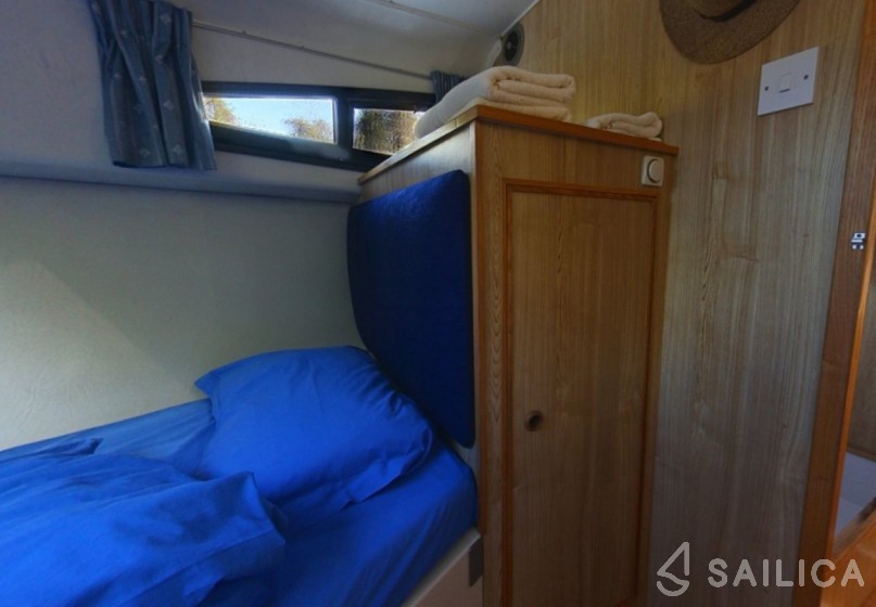Le Boat Caprice - Yacht Charter Sailica
