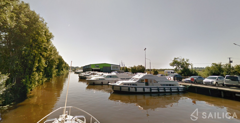 Le Boat Classique - Yacht Charter Sailica