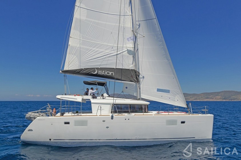 Lagoon 450  Flybridge - Yacht Charter Sailica