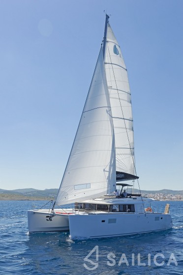 Lagoon 450  Flybridge - Yacht Charter Sailica
